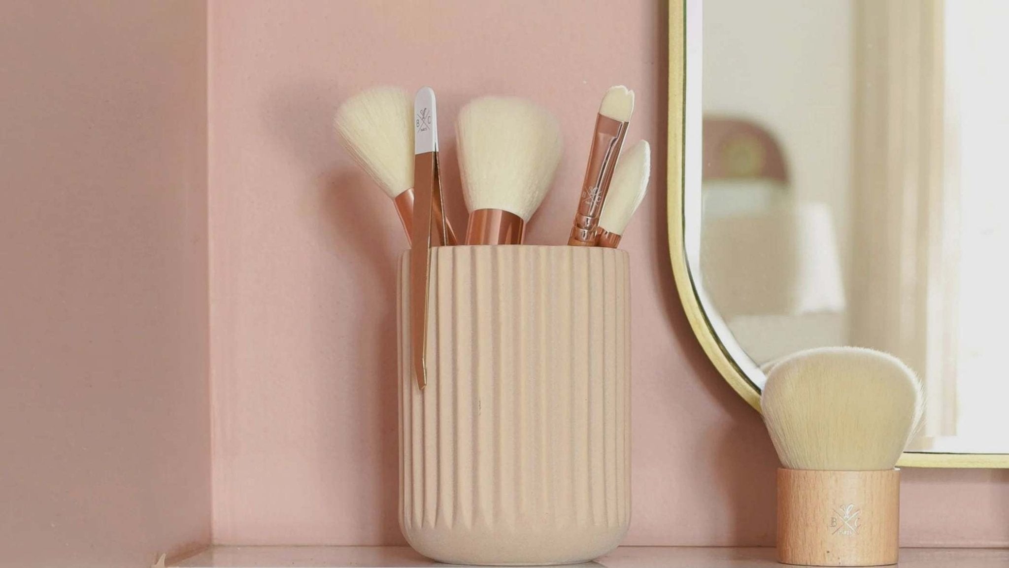 A Guide to Mastering Your Makeup: How to Use Each Bachca Brush Effectively - French Beauty Co.