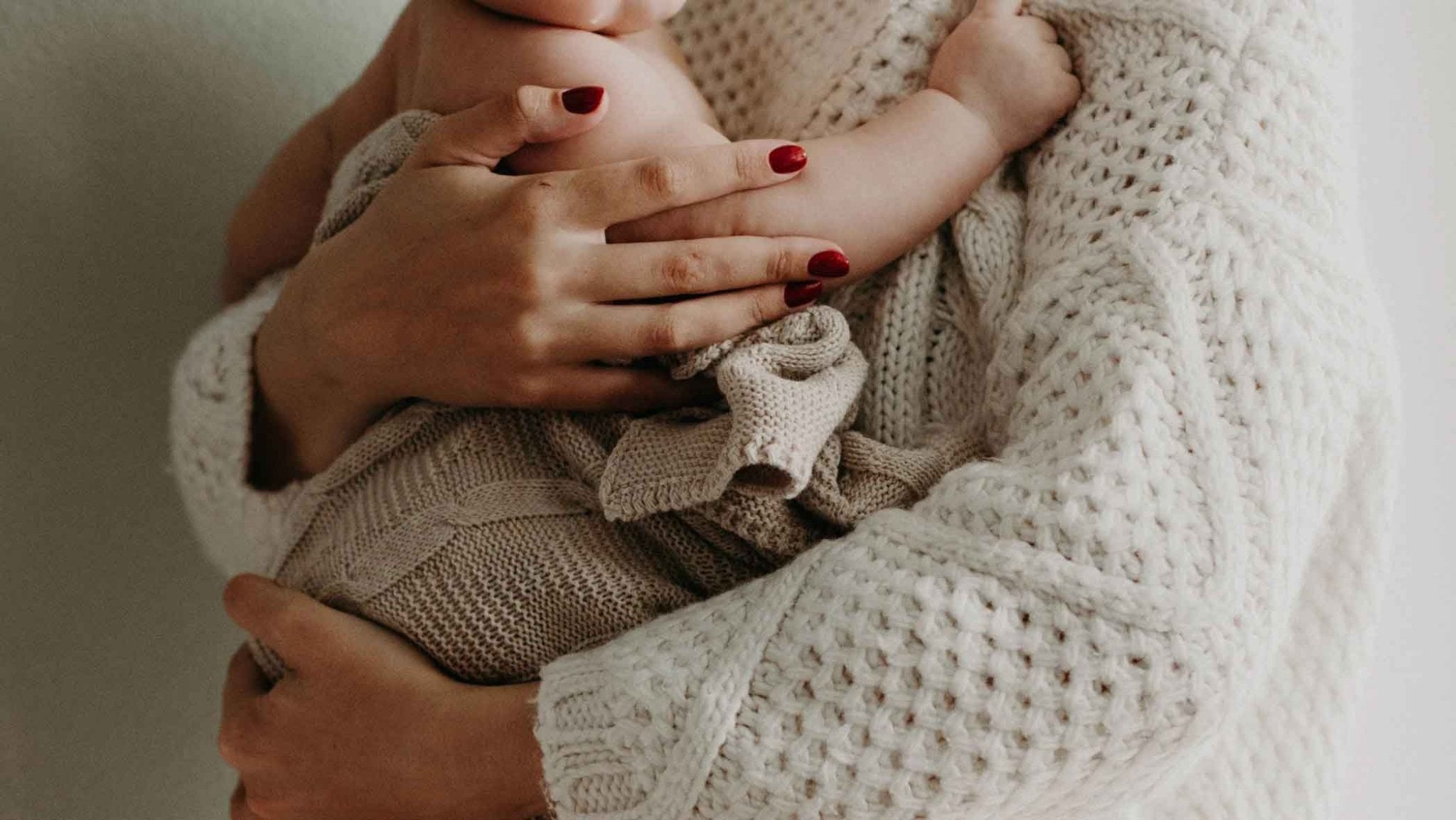 A moment of tenderness with your baby - French Beauty Co.