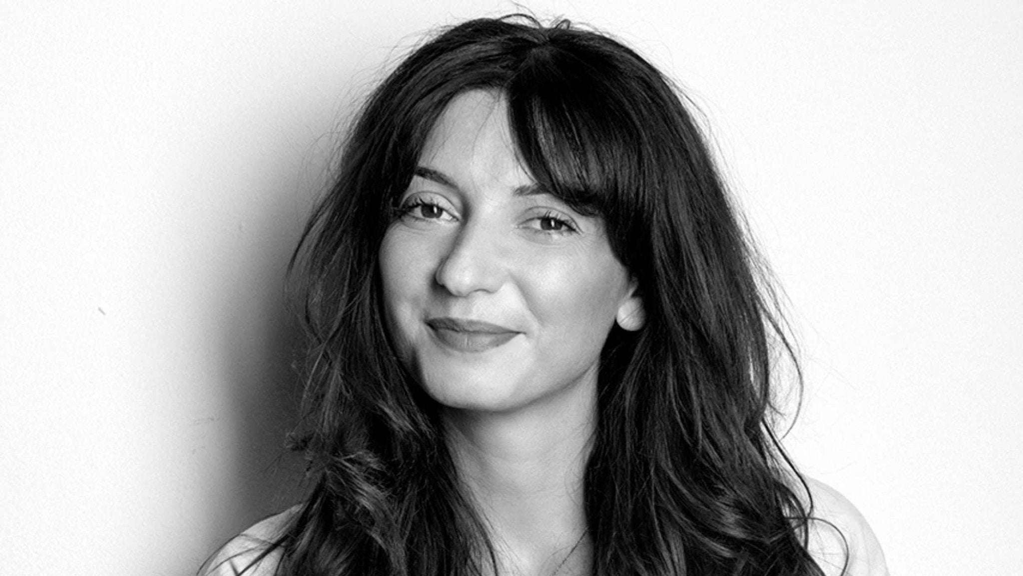 Parisian Girl in Bordeaux - French Beauty Co.