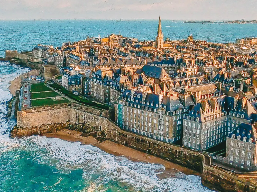 Spring in Brittany: Why Bretons Swear by Coastal Iodine Therapy - French Beauty Co.