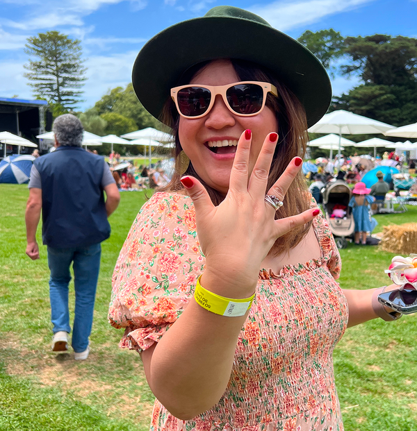 So Frenchy So Chic - Sporting a new nail colour!